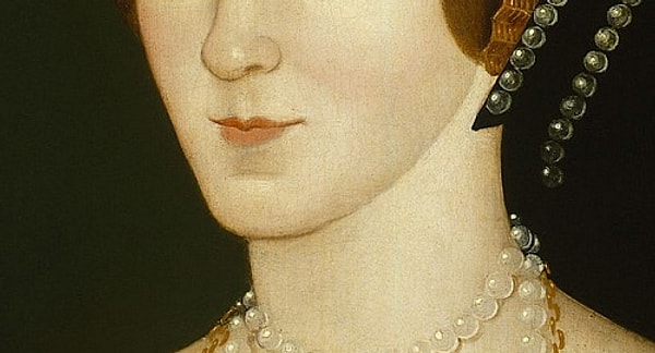 2. А кто обладатель этой скромной улыбки?