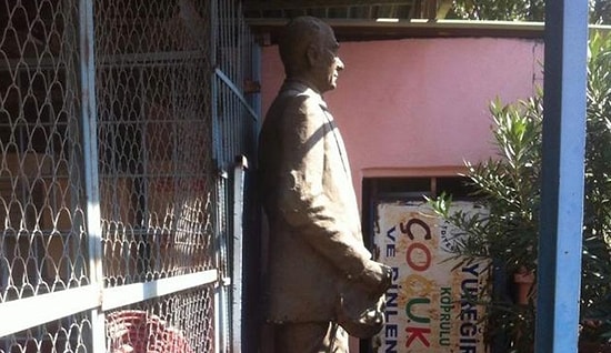 Kültür Merkezi Yapılacak Diye Kaldırılmıştı: Atatürk Heykeli Belediyenin Hurdalığında Çıktı