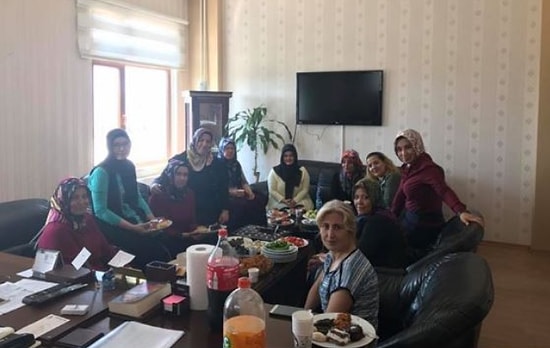 Makam Odalarında Son Durum: Kırıkkale Yahşihan İlçesi Sosyal Yardımlaşma Vakfı Müdürünün Eşinden Kısır Partisi