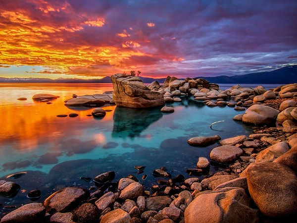 1. Что привлекает ваше внимание первым делом на этом фото?