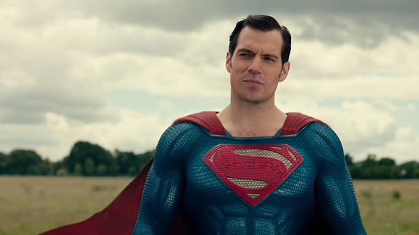 7. Напомним, что Генри Кавилл успел сыграть Супермена в трех фильмах: «Человек из стали», «Бэтмен против Супермена: На заре справедливости» и «Лига справедливости».