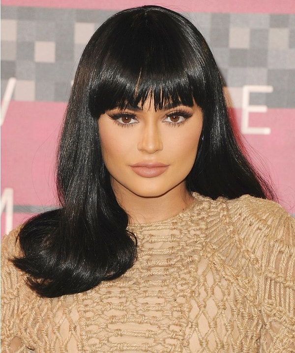 В общем, в следующий раз, увидев звезду с новой прической или стрижкой, не спешите задаваться вопросом "Как ей это удается?!".