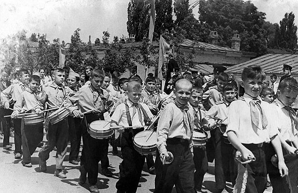 10. Так как у Вали выявили одну из форм клептомании, наказания ему удалось избежать. Мальчика просто отправили лечиться. Что дальше было с Валей, неизвестно.