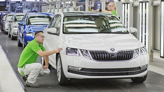 13. Avrupa'nın en büyük otomobil üreticisi olan Skoda Auto, Çek Cumhuriyeti menşeilidir.