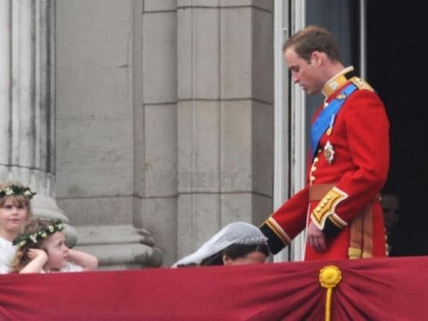 9. Девочка, лучше закрой глаза, а не уши