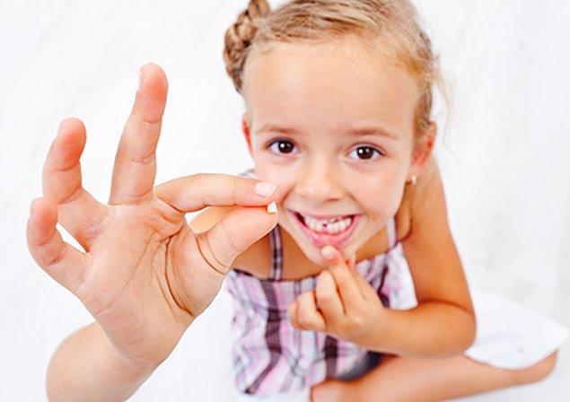 5. İskandinav ülkelerinde, ebeveynler çocuklarının dökülen dişlerini atmak ya da saklamak yerine yakmayı tercih ediyorlar. Bu hareketin altında ise ilginç bir batıl inanç yatıyor...