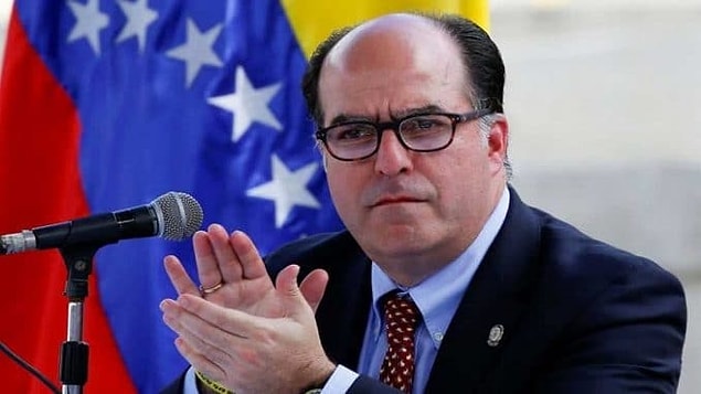 "Venezuela halkından çaldıkları paralarla dünyanın en pahalı lokantalarından birinde sefa sürüyor."