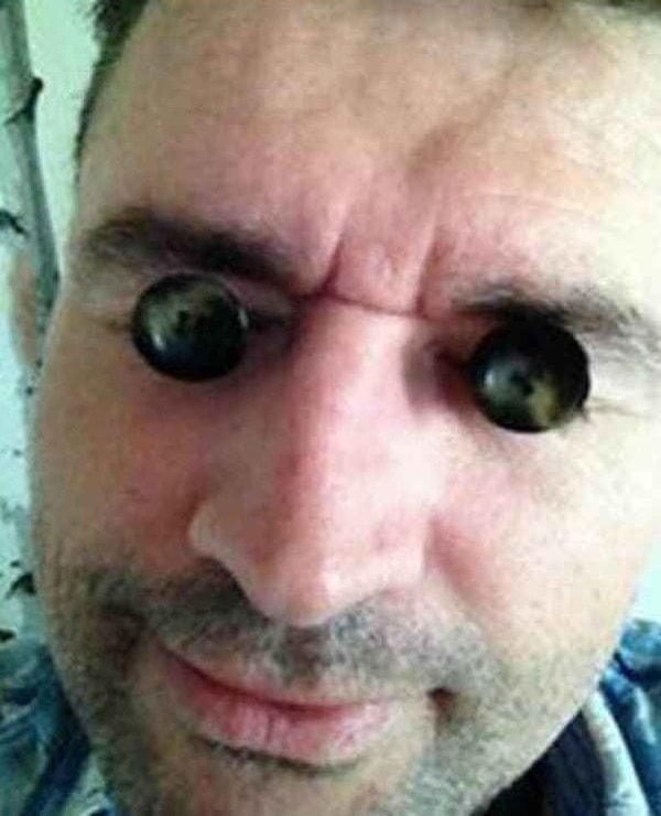 15. "Вчера мои дети посмотрели "Коралину в Стране Кошмаров". Я разбудил их вот в таком виде. Они все еще плачут"