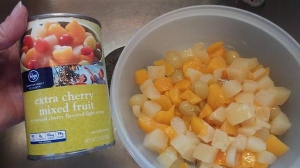 4. "Фруктовая смесь с большим количеством вишни". Везде ложь.