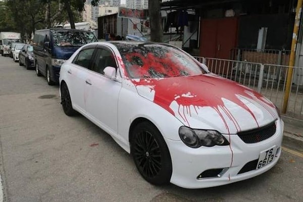 5. Сейчас члены мафии используют красную краску, но эффект все равно на лицо.