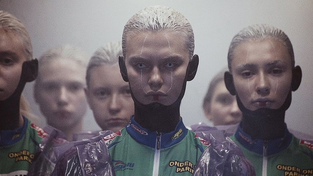 Новый совместный клип Элджея и Черное кино на песню "Гости из будущего"