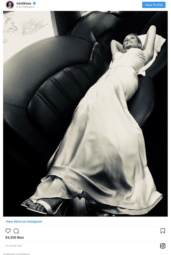 10. Немецкая супермодель Хайди Клум знает, как прилечь на минутку и при этом не помять платье.