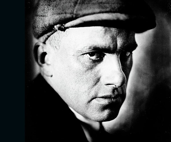 1. Итак, помните ли вы отчество Владимира Маяковского?