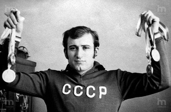 11 dünya rekoru 17 dünya ve 13 avrupa yüzme şampiyonu olmuş Ermeni asıllı Sovyet yüzücü olan kahraman Shavarsh Karapetyan,