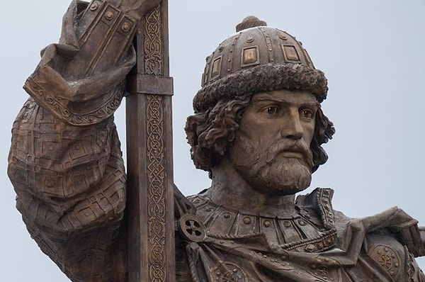 2. Этот вопрос тоже не должен вызвать затруднений. Как называл народ князя Владимира, крестителя Руси?