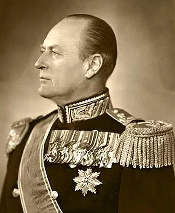 Norveç kralı V. Olav, toplu taşımayı kullanır ve bilet parasını cebinden öderdi.