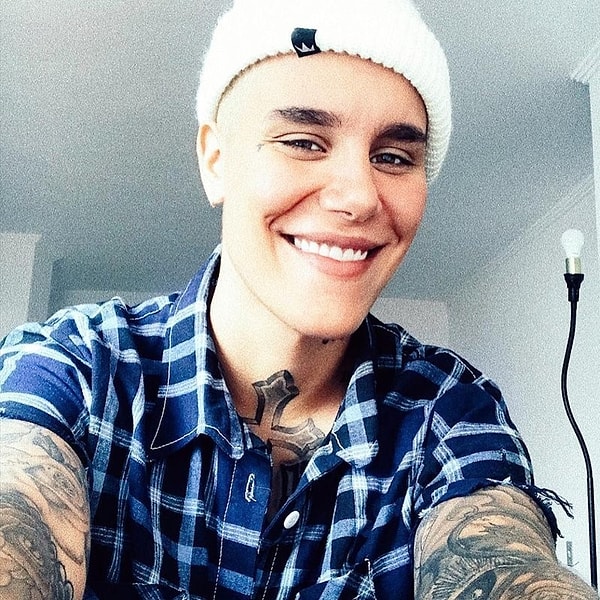 5. Джастин Бибер или обычный парень? Кто разберет...