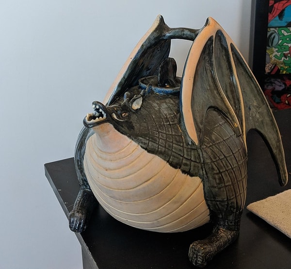 12. Как же называется этот чайник? Дракон с ожирением?