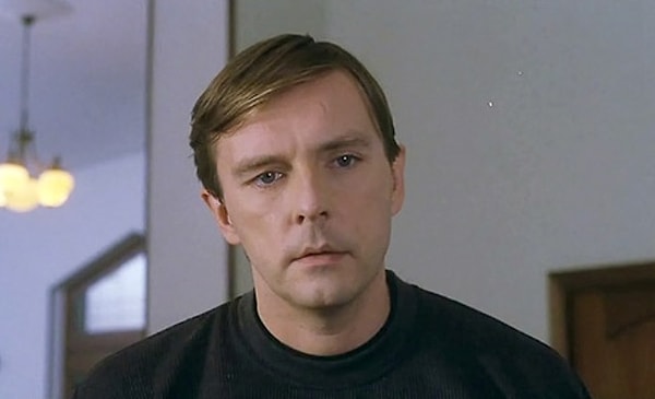 7. Ну это точно не забыть! Закончите фразу капитана Ларина: "Мы не волки, а…."?