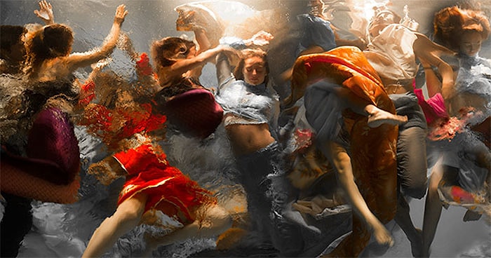 Фотограф создала удивительные подводные фото, которые похожи на картины 17-го века в стиле барокко