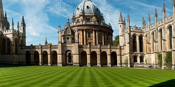 1. Oxford Üniversitesi - İngiltere