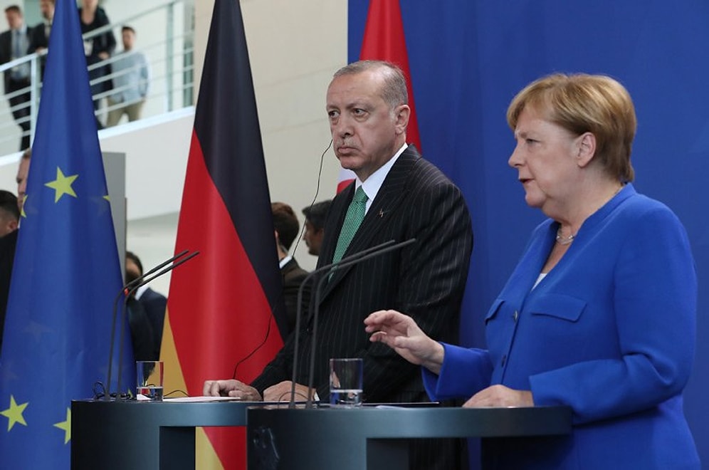 Basın Toplantısında Can Dündar ve FETÖ Tartışmaları: İşte Erdoğan-Merkel Görüşmesinde Öne Çıkanlar
