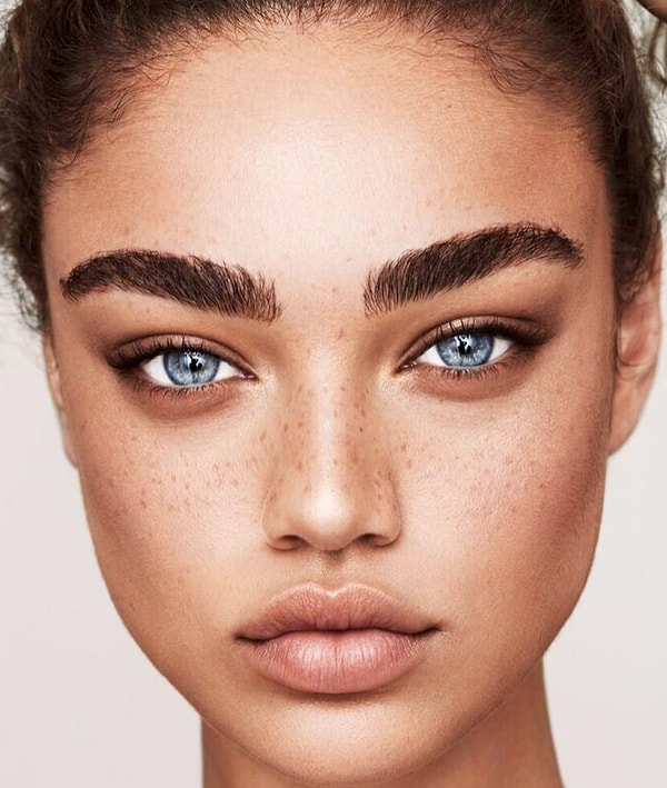 6. Пышные брови