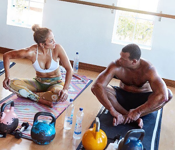 4. Лопес тогда ещё была замужем за Марком Энтони, поэтому роман их завязался только в 2017 году.