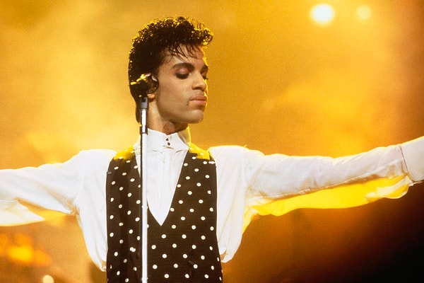 8. Ну а лидирует в этом списке Принс!