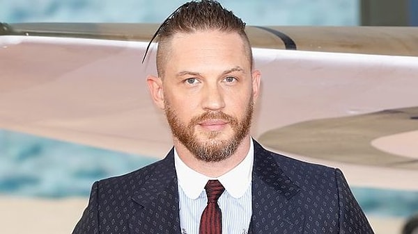 11. Том Харди научился водить автомобиль будучи ребенком