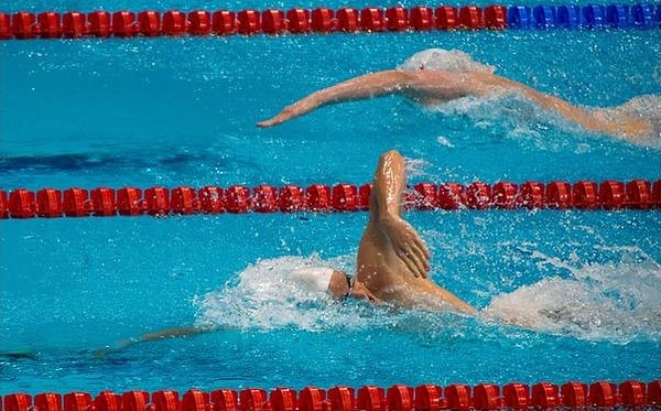 6. Какой это стиль плавания?