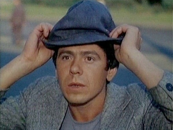 9. А этого актёра как зовут?