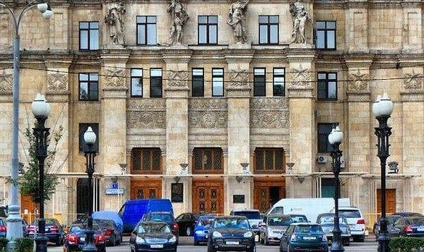 5. Из какого же фильма этот дом?