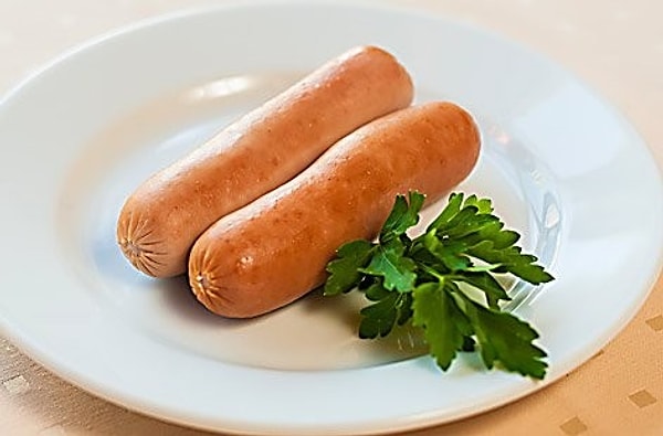 9. Откуда отварные сосиски?