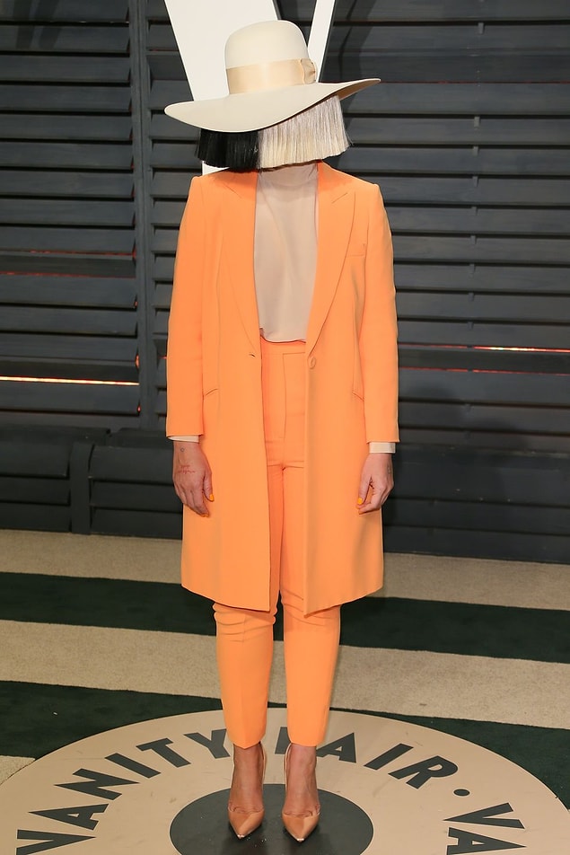 10. Sia