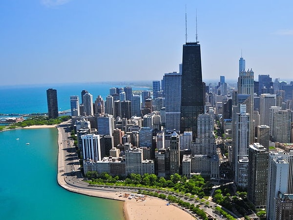 8. Где братья должны были встретиться после прилёта в США?