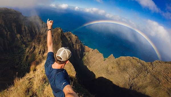 10. Если я иду с двумя другими людьми, каждый из них может послужить мне как учитель. Я буду искать в них что-то хорошее и подражать им в этом, и что-то плохое, чтобы исправить это в себе.