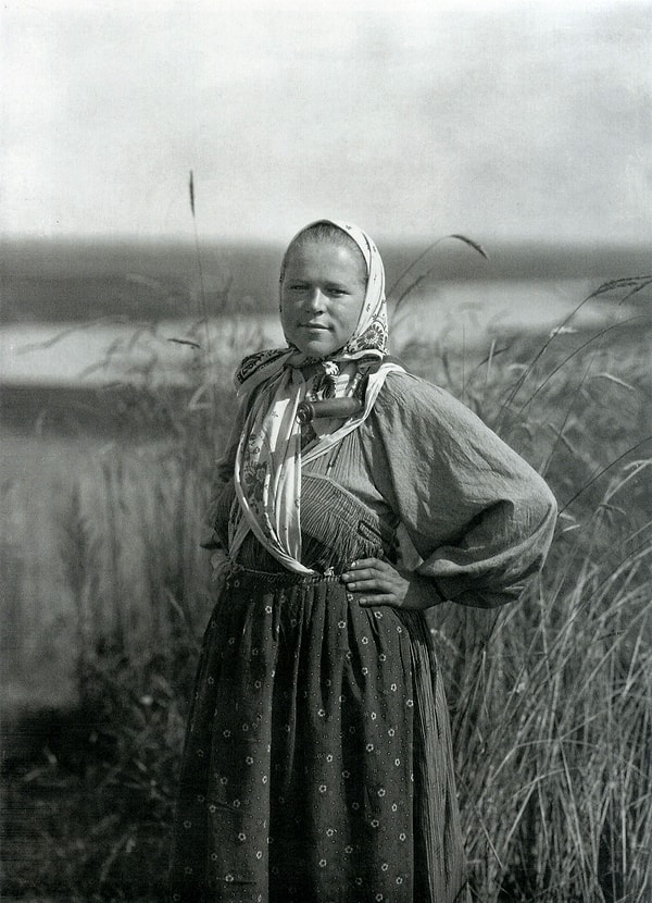 6. Блондинки бывают почти всегда хорошего характера, то есть, тихи, скромны, любящи, нежны и благонравны.