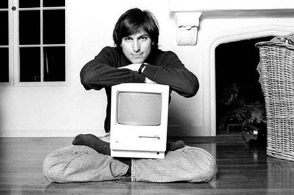 Jobs 42 yaşında Apple'a enerjisini ve azmini depolayıp döndüğünde artık değişim zamanı gelmişti.