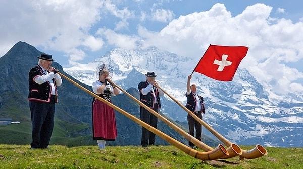 19. İsviçre halkının yeni yüzleri pek hoş karşılamadığını düşünebilirsiniz. Ancak onları ve kültürlerini tanımaya başladığınız an size karşı sıcakkanlı olacaklardır.