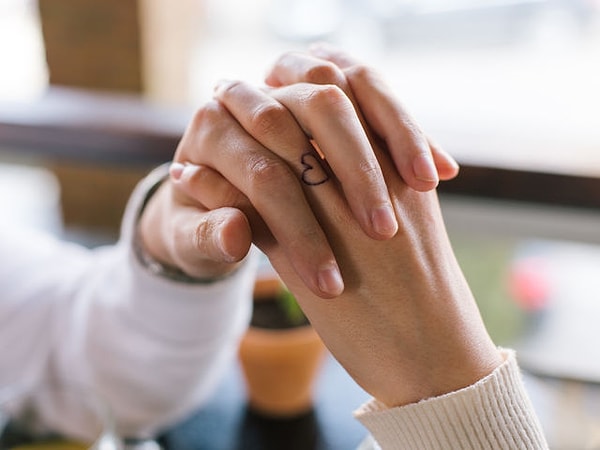 5. Когда вы сталкиваетесь с бывшими, они хотят вас обнять (прикоснуться к вам)?