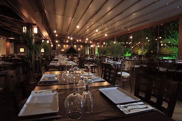 2. Villa Restaurant