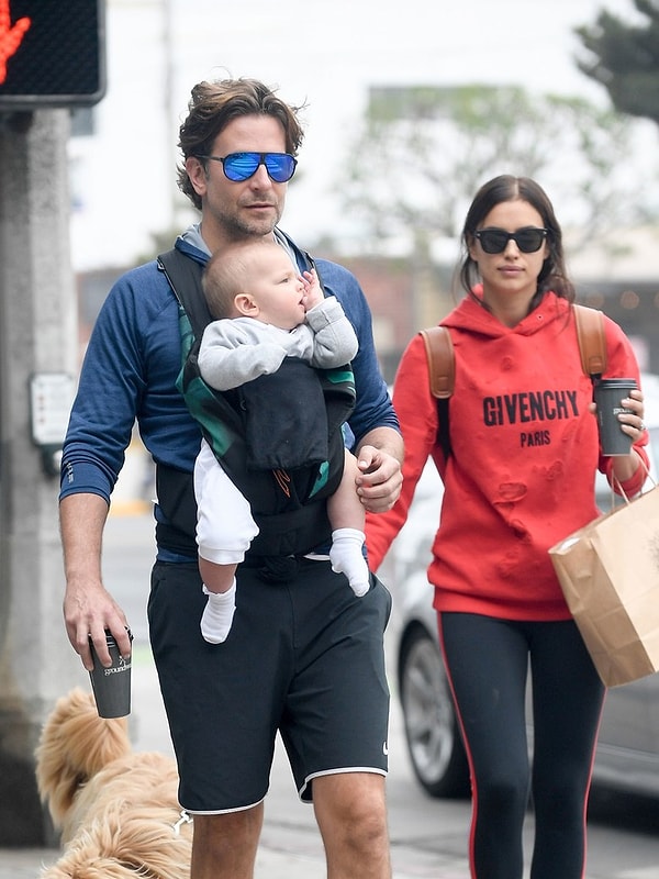 7. Кроме того, он освоил "Антошку" Владимира Шаинского.