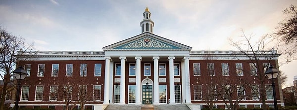 10. Гарвардский университет предлагает бесплатное обучение, если годовой доход вашей семьи меньше $65 тыс. Мы бы все с вами точно учились бесплатно 😂