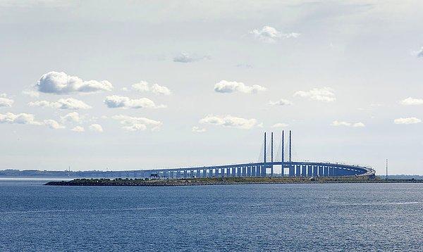 11. İsveç'i Danimarka'ya bağlayan Öresund Köprüsü'nde daha sıkı hız kontrolleri olacakmış.