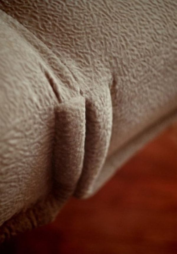 18. А это просто такой стык дивана... Нет, дальше себя обманывать нет смысла. Я тоже ЭТО увидел. Значит и я конченный извращенец 😉