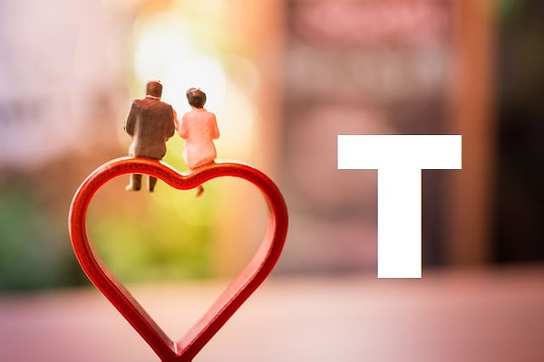 Вы вступите в брак с человеком, чье имя начинается на букву "Т"!
