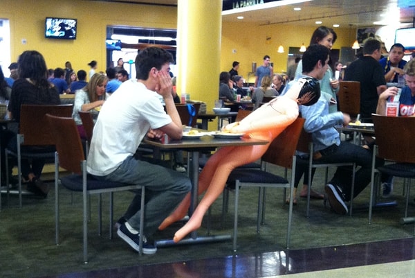 1. Этот паренек явно не знаком с понятием "стыд"