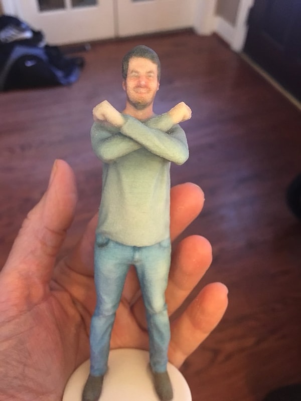 7. "А я даже не помню, как заказал в интернете 3D версию себя. Это очень смешно"