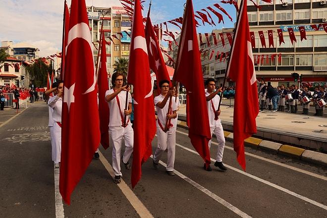 Cumhuriyet Bayramı Kutlamalarına Hazırlanıyorlardı: Müdür Yardımcısından Öğrencilere 'İzmir Marşı' Dayağı